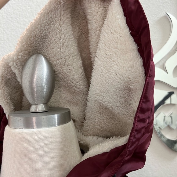 Girls Maroon Puffer Jacket Size XL - Picture 5 of 7